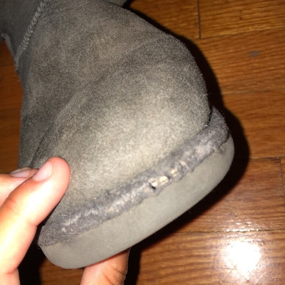 uggs - Picture 3 of 3